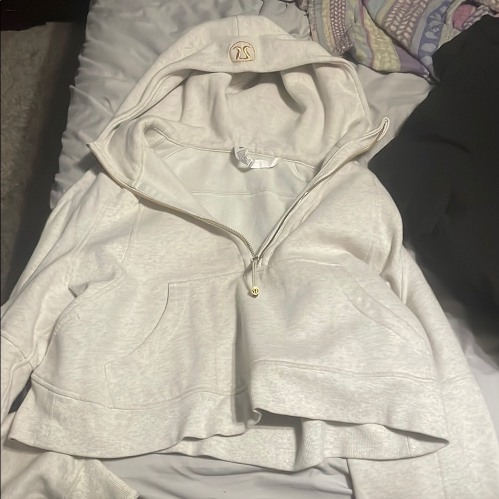 Lululemon Athletica Cream Sleeveless Jacket